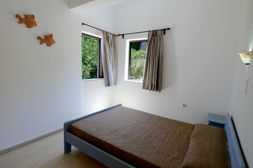 Golden Apartments อายิโอสนิโกลาโอส ภายนอก รูปภาพ