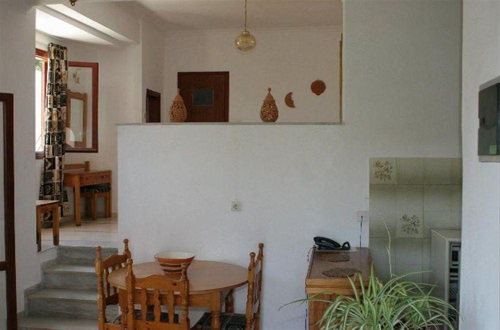 Golden Apartments อายิโอสนิโกลาโอส ภายนอก รูปภาพ