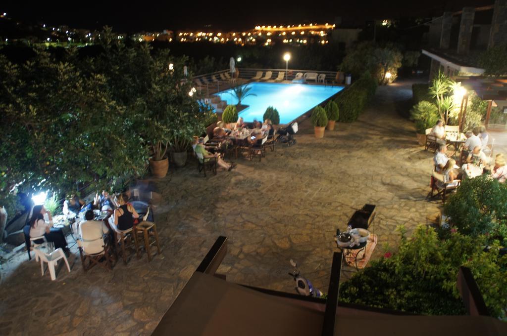 Golden Apartments อายิโอสนิโกลาโอส ภายนอก รูปภาพ